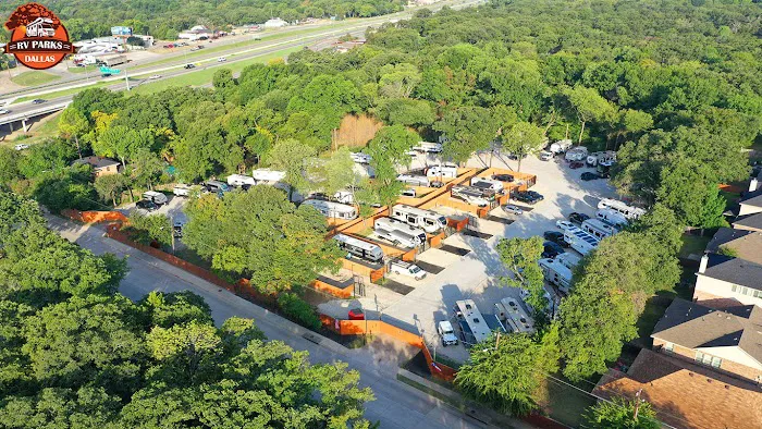 Dallas Shady Oaks RV Park & Tiny Home Community Picture 5