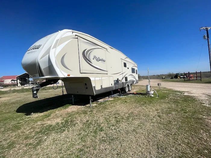 LoneStar Station RV Ranch & Studios Picture 4