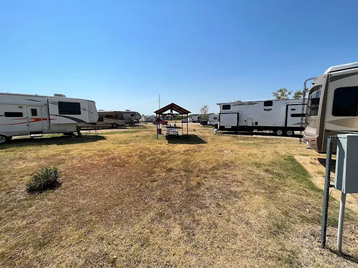 LoneStar Station RV Ranch & Studios Picture 2