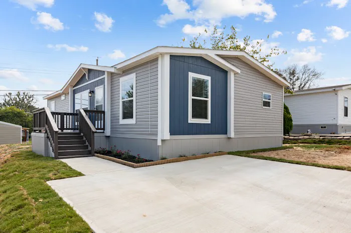 Creekside - Manufactured Home Community Picture 1
