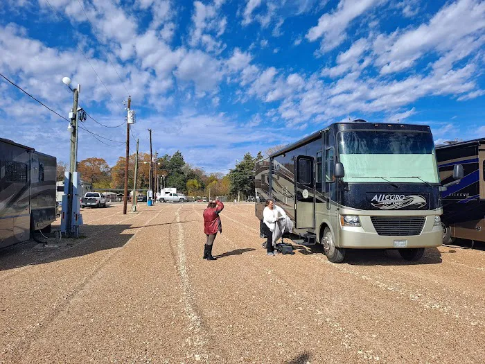 Canton RV Park Picture 4