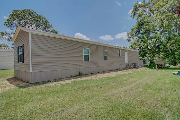 Hillside Mobile Home Park Picture 10