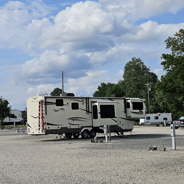 Laguna Vista RV Park Inc. - Campground Site, RV Sites in Marshall TX Picture 4