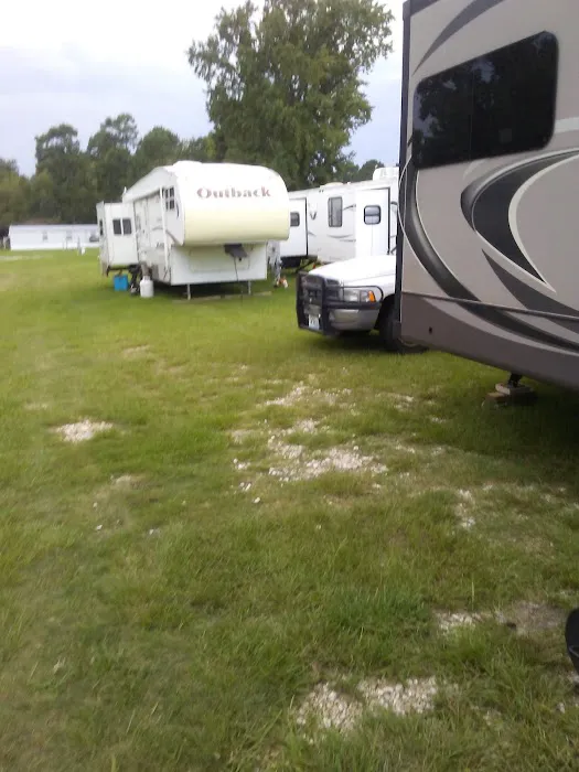 Holiday Springs RV Park Picture 6