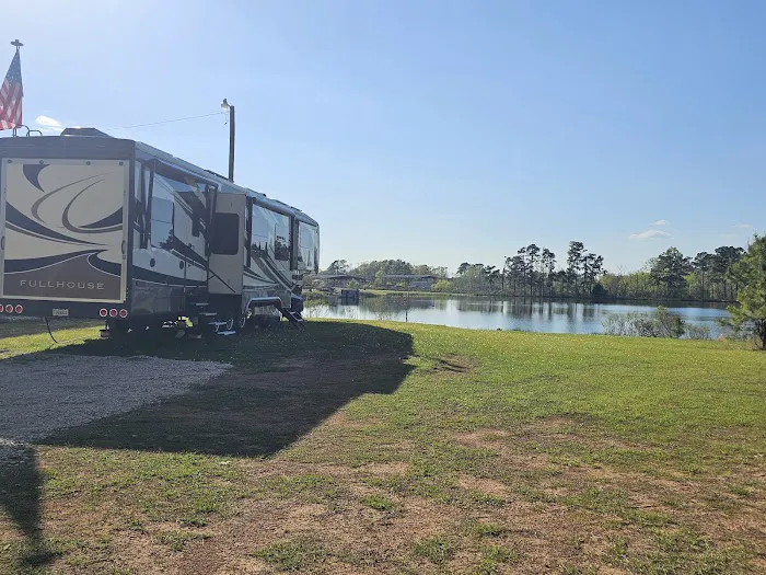 Clearview Lake RV Park Picture 10