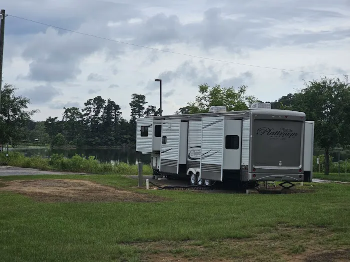 Clearview Lake RV Park Picture 3