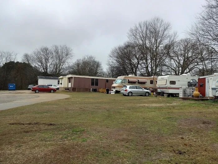 Settled Roots RV Park Picture 9