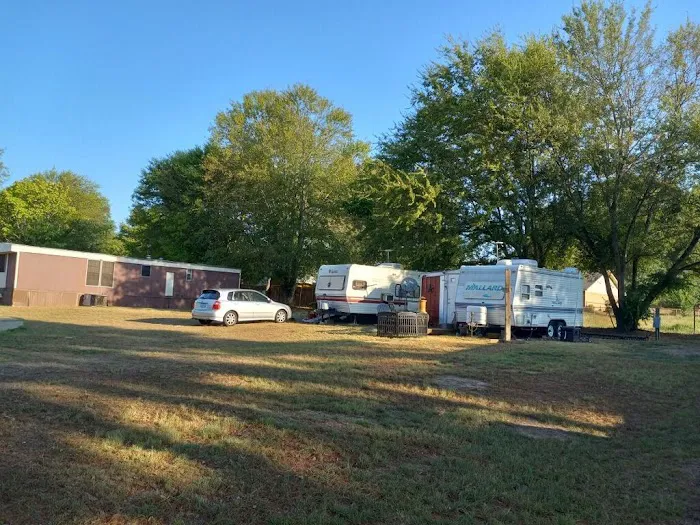 Settled Roots RV Park Picture 7
