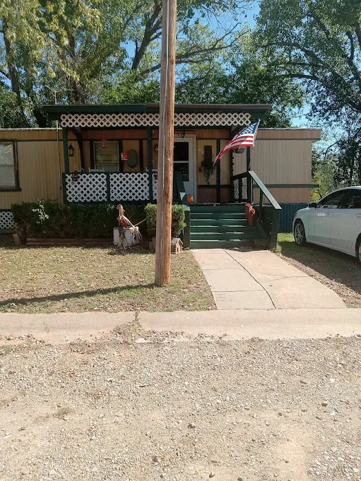 Highway 19 Mobile Home Park Picture 9