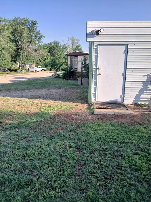 Highway 19 Mobile Home Park Picture 5