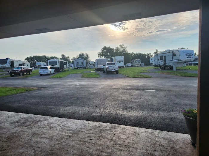 Pecan Grove RV Resort Picture 5
