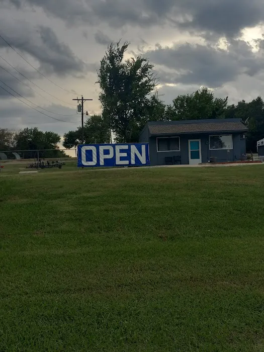 Happy Camper RV Park Picture 3