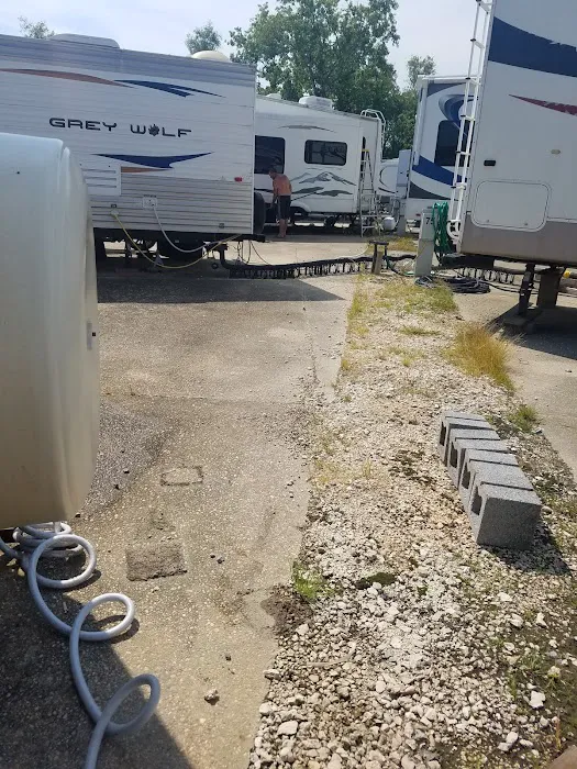 Craftsmen Cove RV Park Picture 2