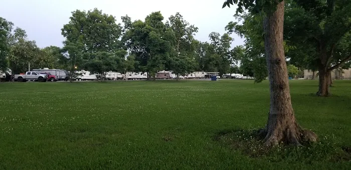 B&B RV Park Picture 2