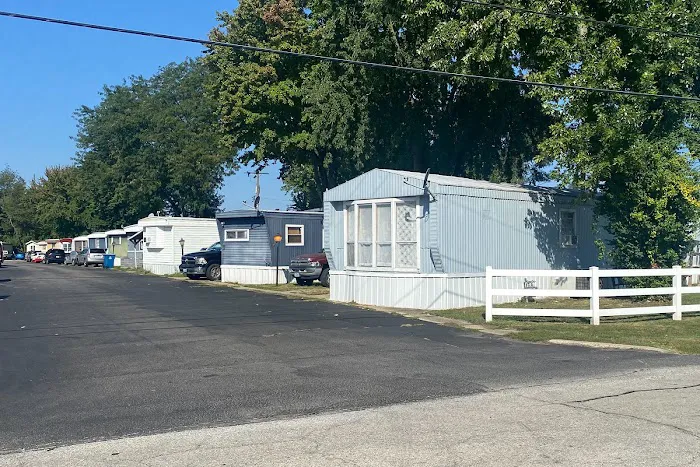 Edgewood Mobile Home Park Picture 2