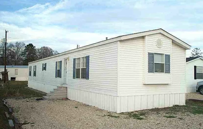 Edgewood Mobile Home Park Picture 3