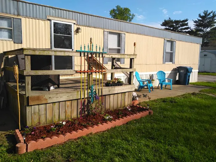 Pinewood Mobile Home Community Picture 5