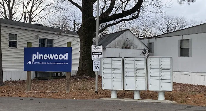 Pinewood Mobile Home Community Picture 2