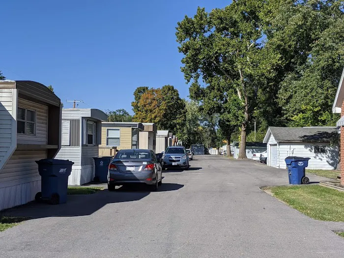 Sunset Park Mobile Home Community Picture 4