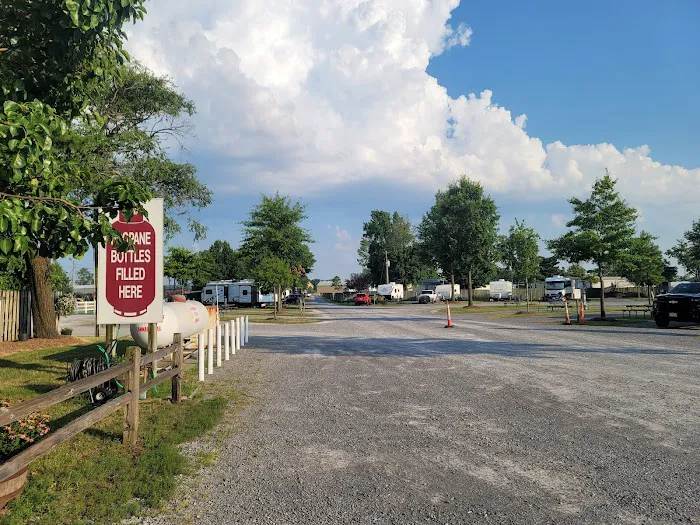 Hinton Park Inc RV Park Picture 5