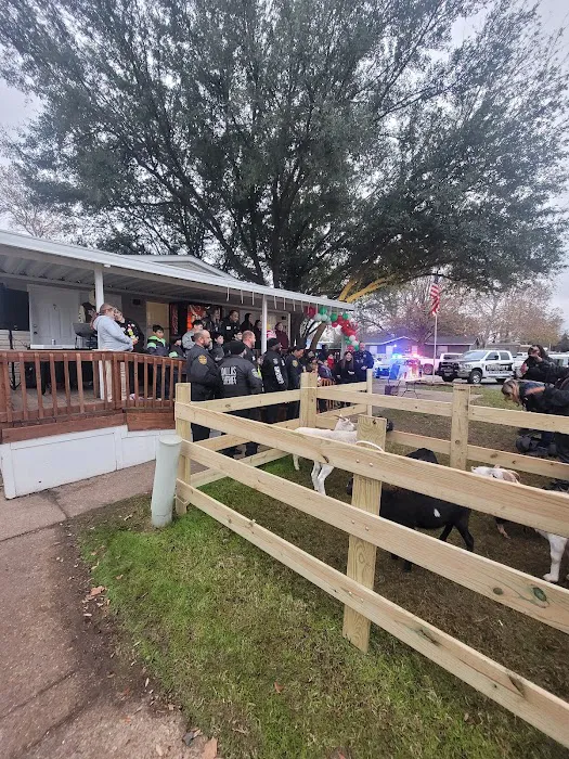Pecan Lake Mobile Home Park Picture 7