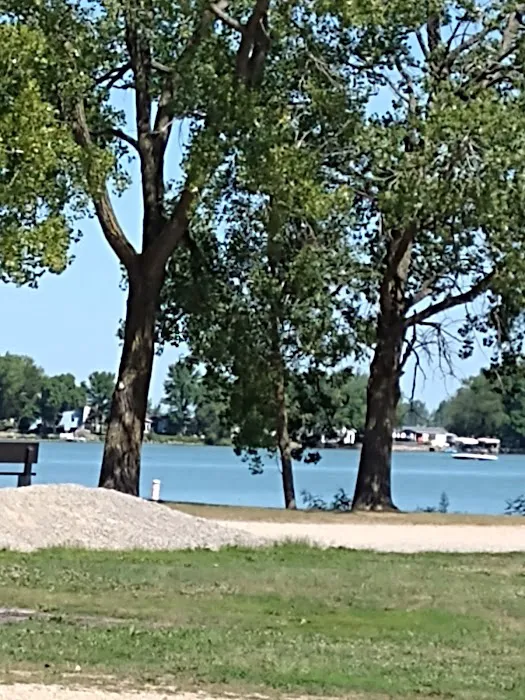 Fox Lake Campground Picture 6