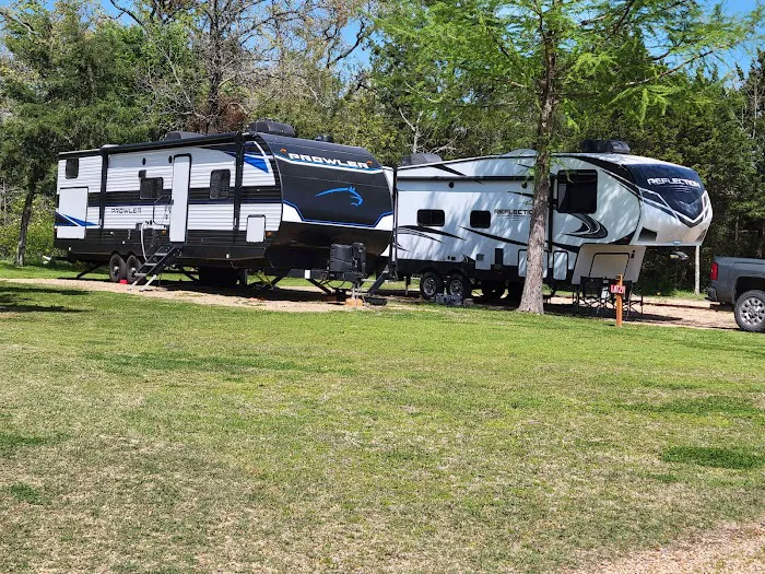 TX Log Cabin RV Park Picture 5