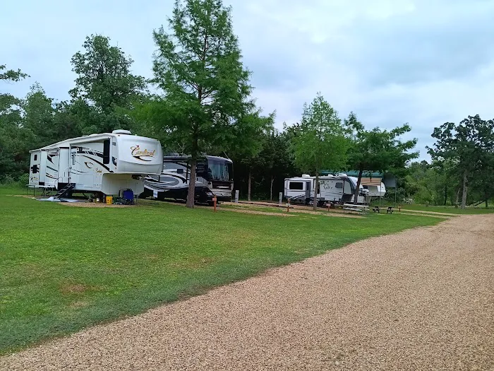 TX Log Cabin RV Park Picture 9