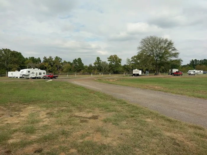 South Tyler RV Park Picture 8