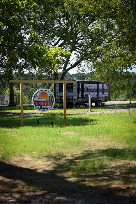 Tyler RV Park Picture 4