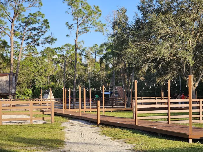 Alluring Acres - Glamp retreat Picture 7