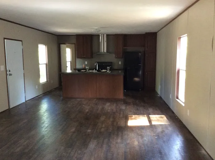 Huntington Mobile Home Park Picture 7