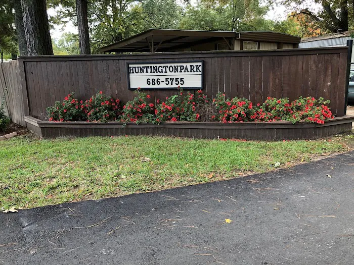 Huntington Mobile Home Park Picture 8