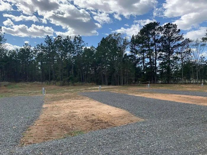 Piney Woods Village RV Park Picture 3