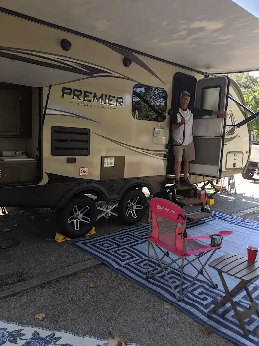 Dam-Quarry Campground Picture 4