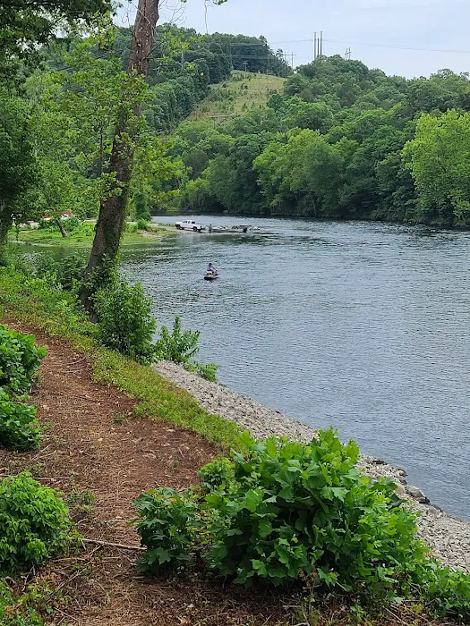 Dam-Quarry Campground Picture 5