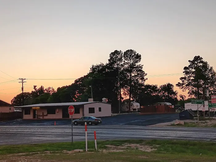 Jim's RV Park Picture 9