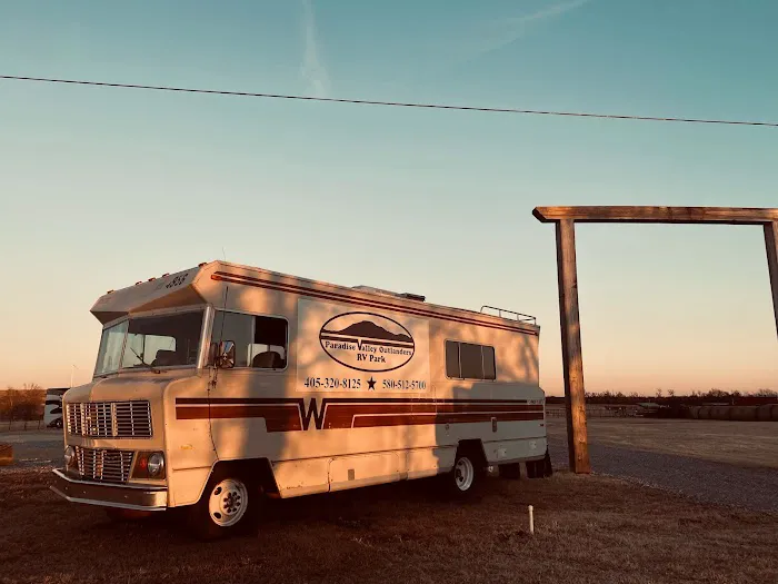 Paradise Valley Outlanders RV Park Picture 9