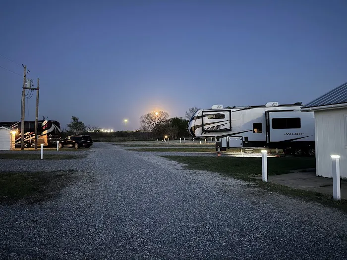 Southern Winds RV Park Picture 3