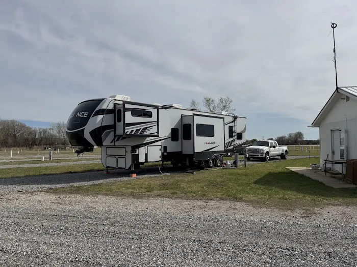 Southern Winds RV Park Picture 6
