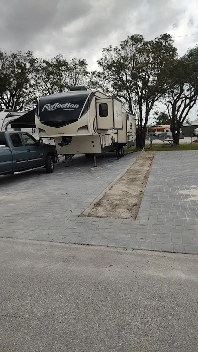Endless Summer RV Resort Picture 10