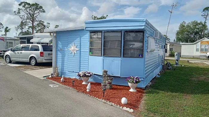 Sunseekers RV Resort Picture 6