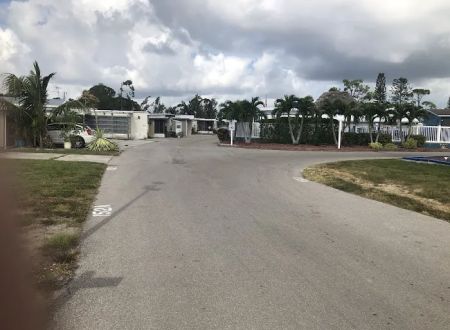 Sunseekers RV Resort