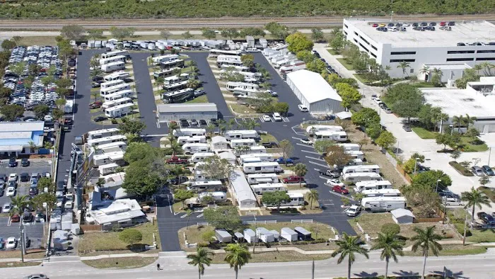 Del-Raton RV Park & Trailer Sales Picture 3