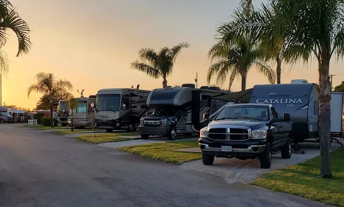 Del-Raton RV Park & Trailer Sales Picture 9