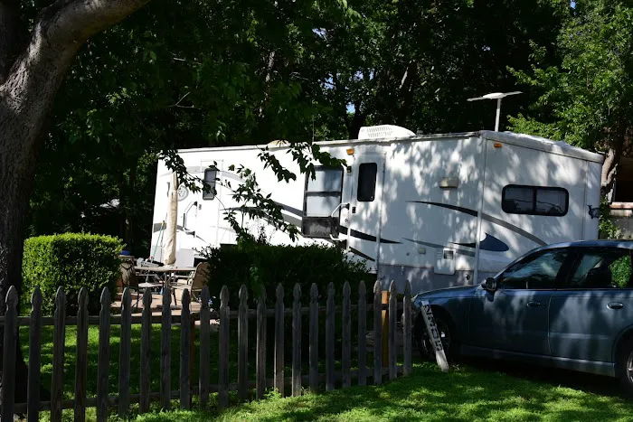 Cedar Ridge Mobile Home & RV Park Picture 4