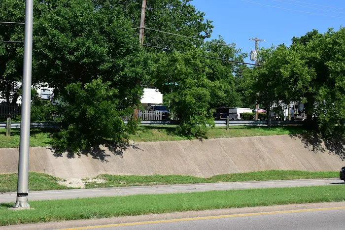 Cedar Ridge Mobile Home & RV Park Picture 9