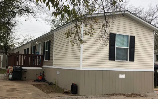 Dallas Mobile Home Park Picture 7