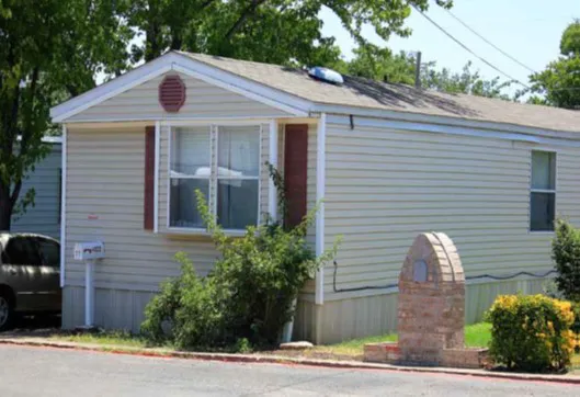 Dallas Mobile Home Park Picture 5