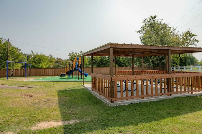 Knollridge Picture 9